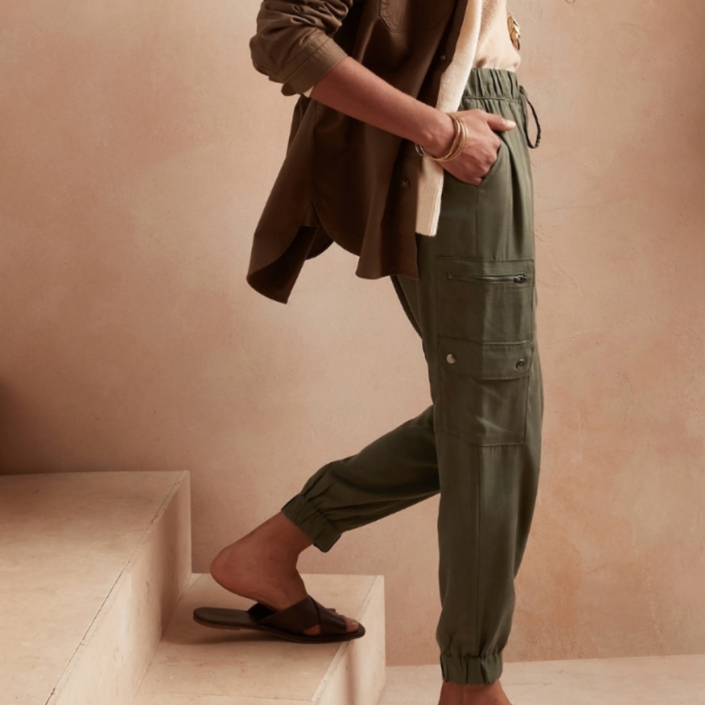 Banana Republic Olive Green Cargo Joggers